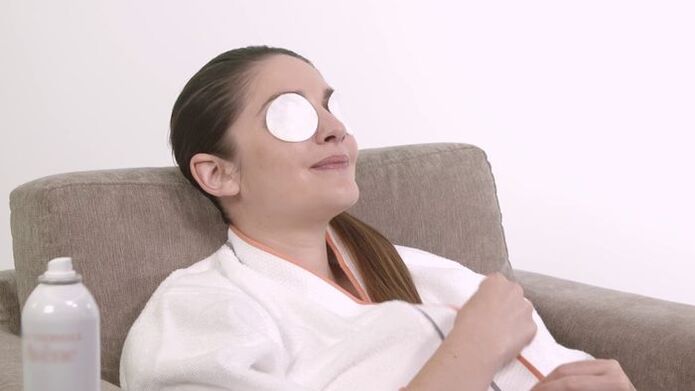 Relaxing eye packs help restore vision